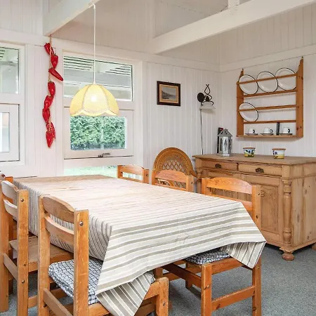 Holiday home 4 Person In Pr St Praesto